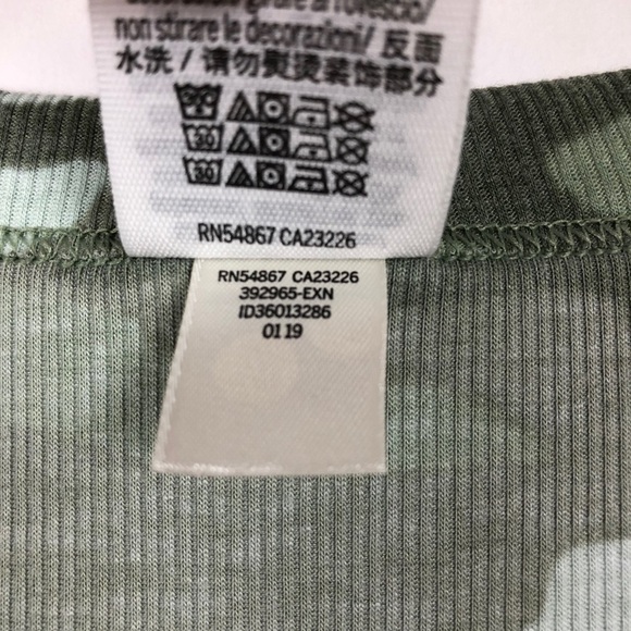 PINK VICTORIA’S SECRET LONG SLEEVE TOP CAMOUFLAGE SIZE LARGE - Picture 12 of 12